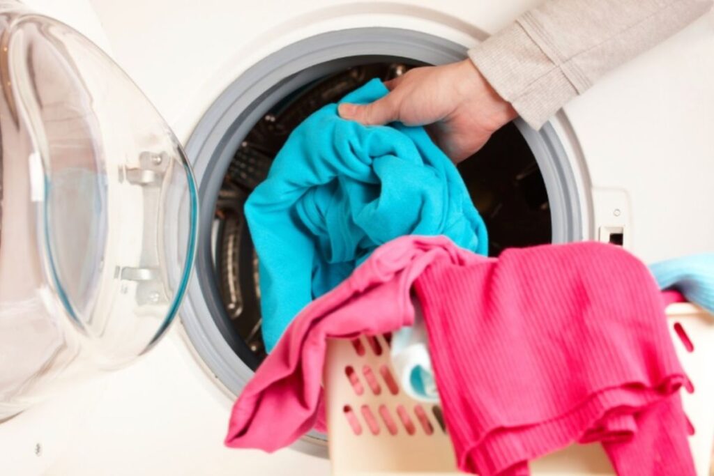 Jak odstranit nepříjemný zápach z pračky